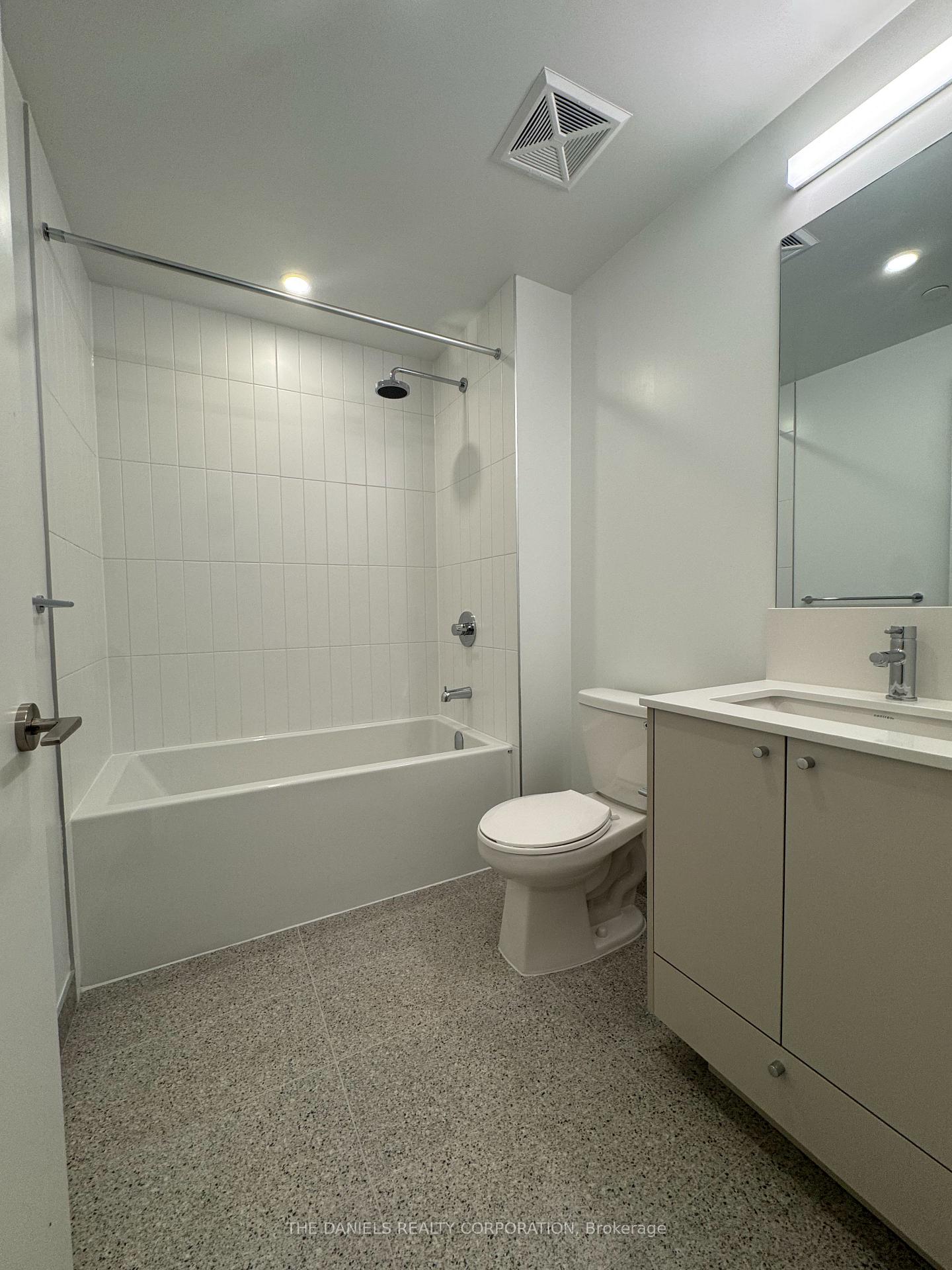 Photo 15 of Unit 401, 10 Oak Street, Toronto, Regent Park — HOMEH