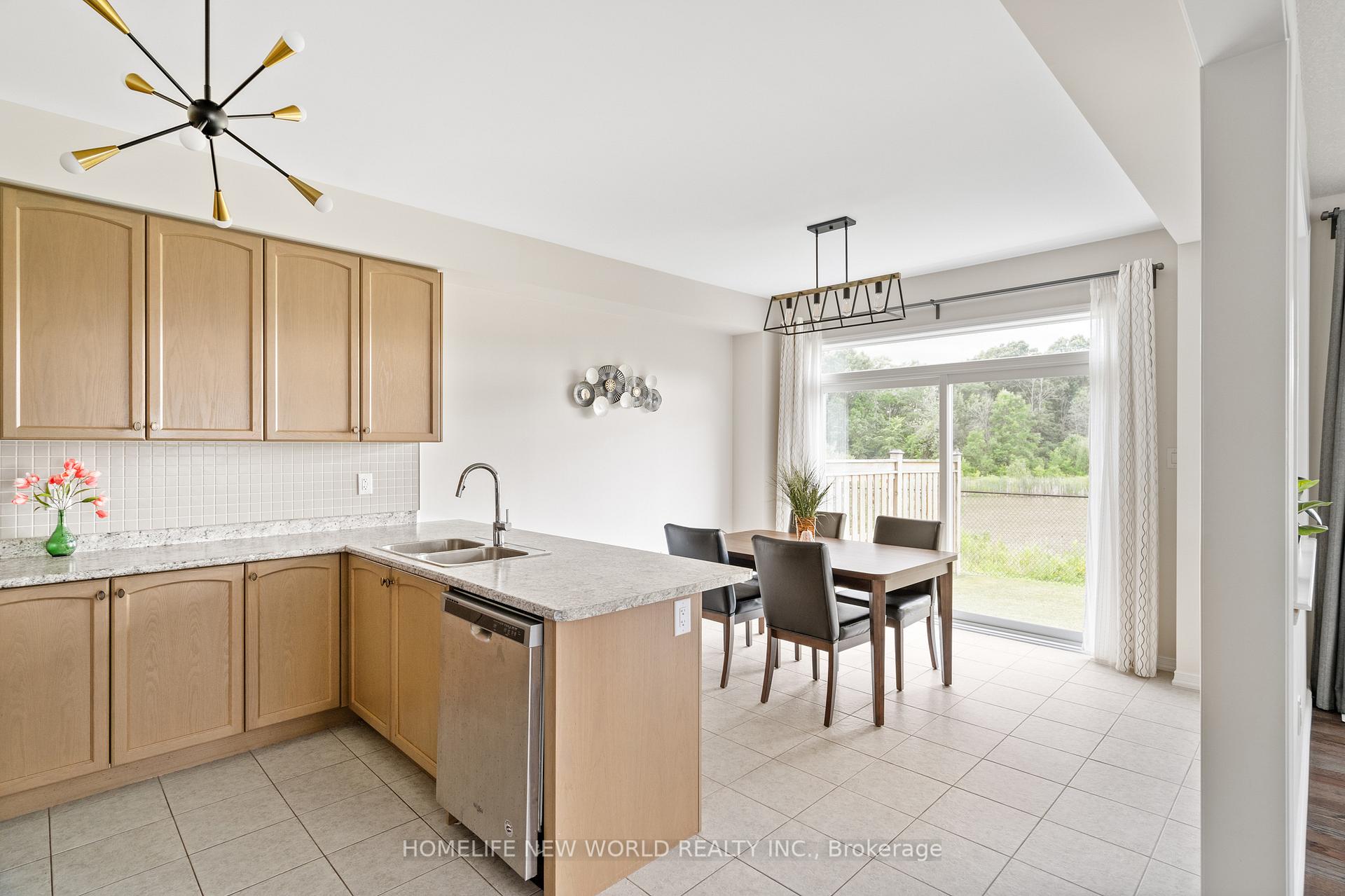 Photo 11 of 7705 Shadbush Lane, Niagara Falls, Brown — HOMEH