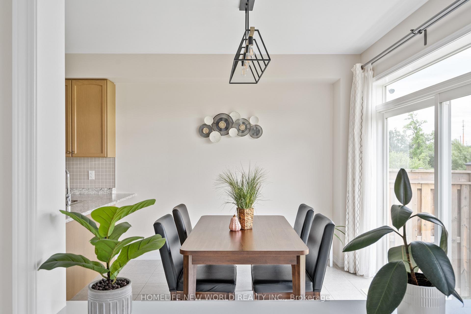 Photo 12 of 7705 Shadbush Lane, Niagara Falls, Brown — HOMEH