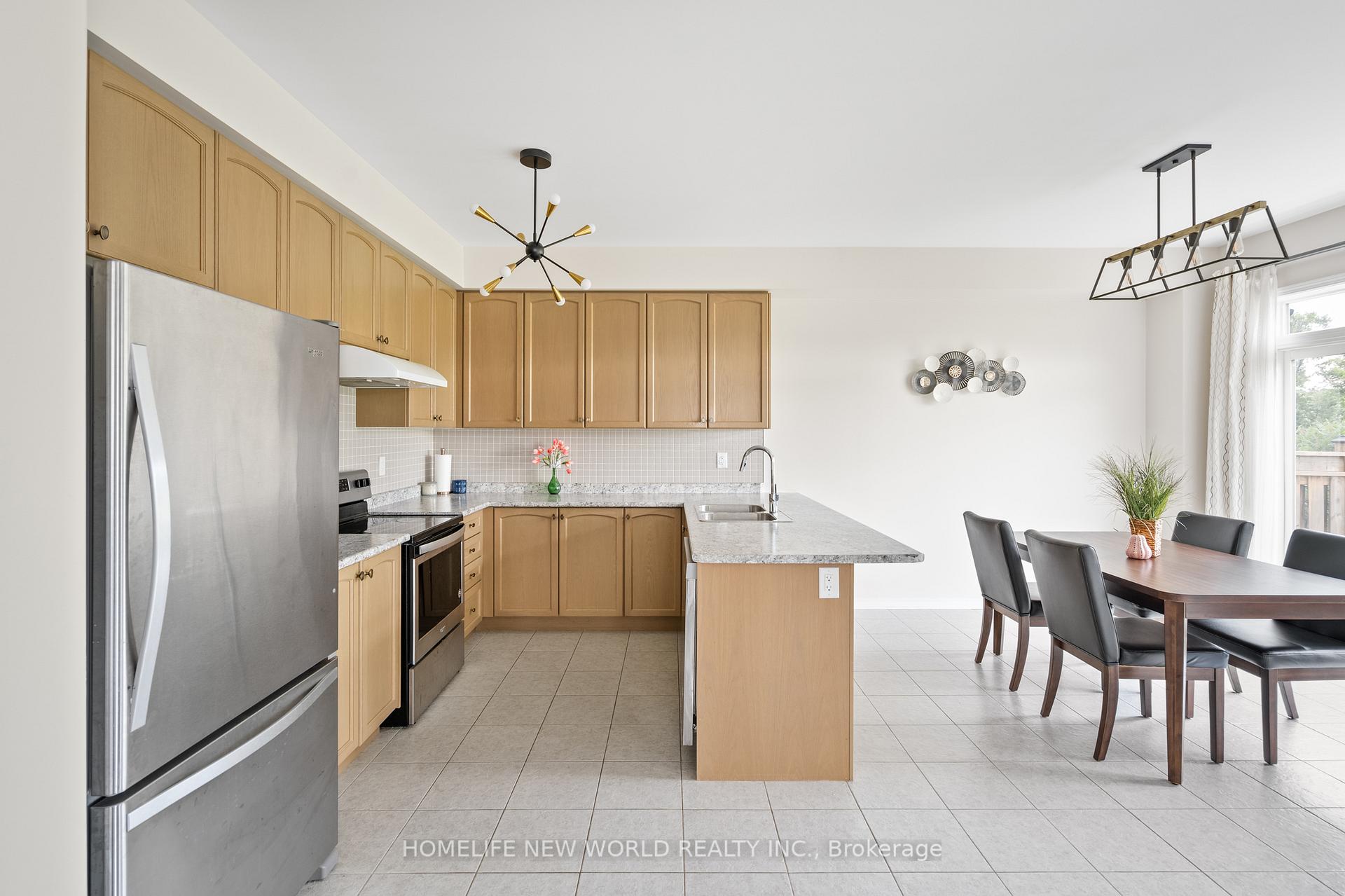 Photo 13 of 7705 Shadbush Lane, Niagara Falls, Brown — HOMEH