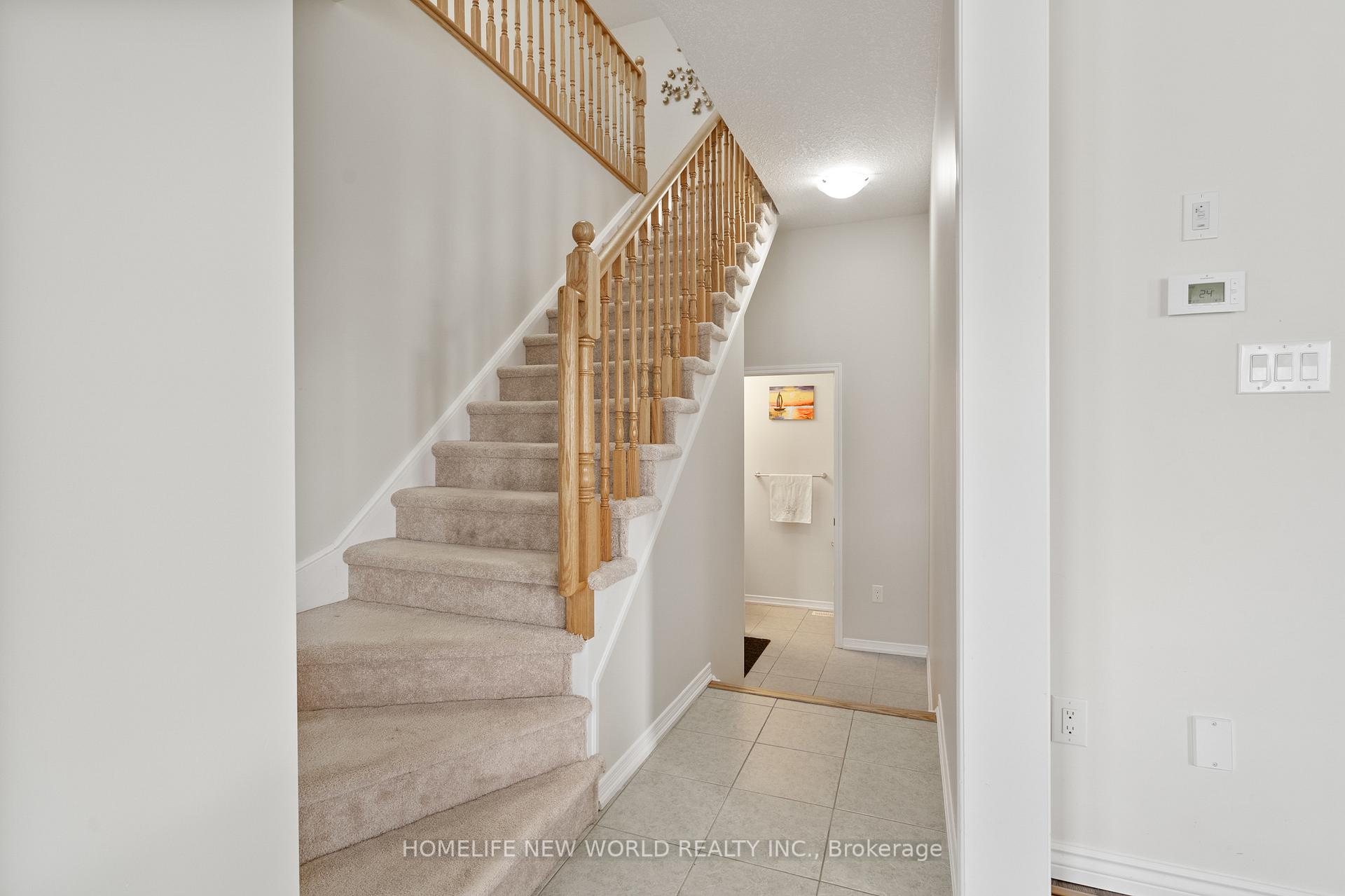 Photo 16 of 7705 Shadbush Lane, Niagara Falls, Brown — HOMEH
