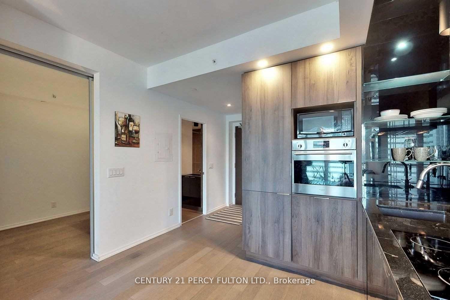 Photo 7 of Unit 4309, 70 Temperance Street, Toronto, Bay Street Corridor — HOMEH