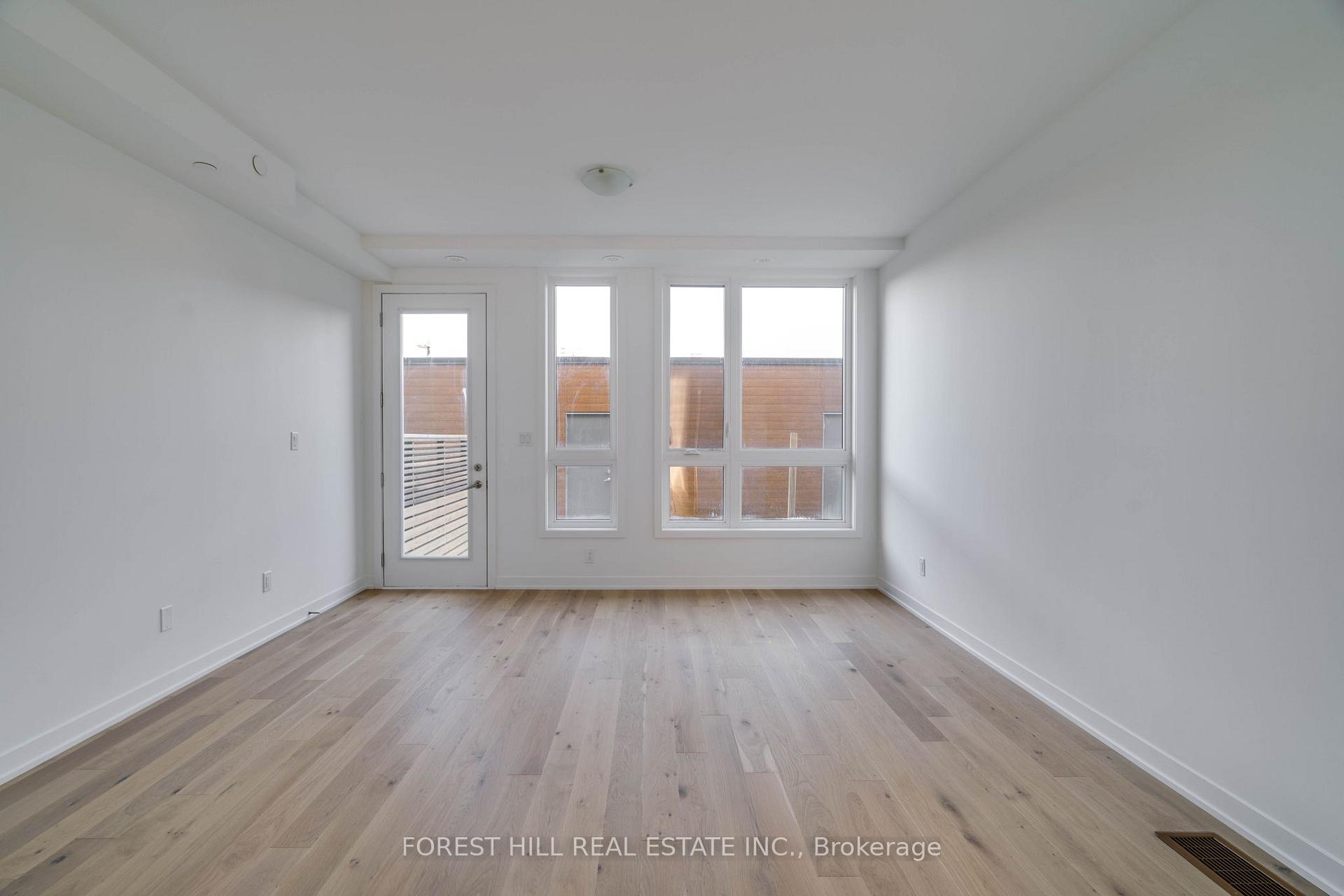 Photo 9 of 116 Green Gardens Boulevard, Toronto, Englemount-Lawrence — HOMEH