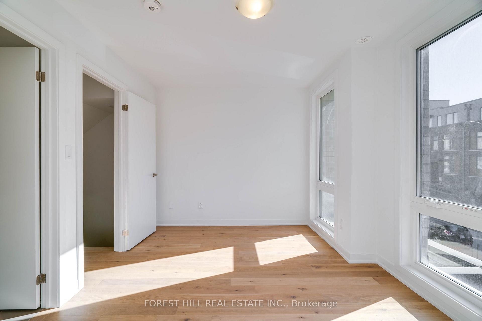 Photo 14 of 116 Green Gardens Boulevard, Toronto, Englemount-Lawrence — HOMEH