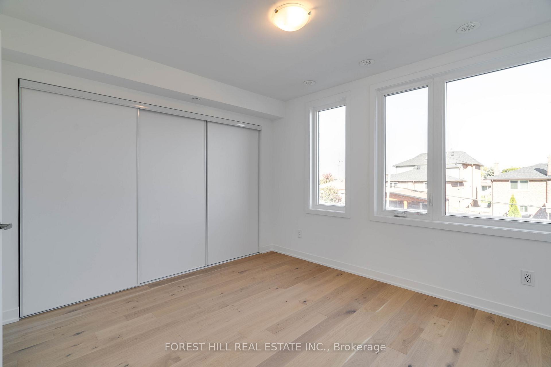 Photo 18 of 116 Green Gardens Boulevard, Toronto, Englemount-Lawrence — HOMEH