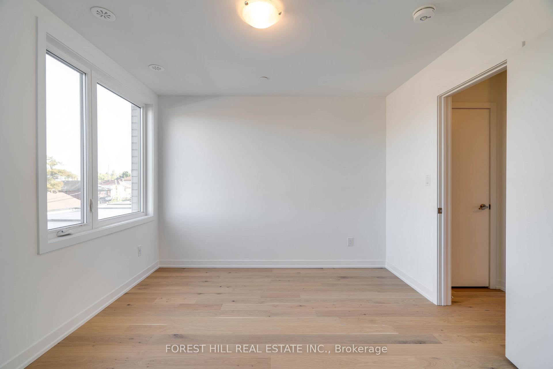 Photo 19 of 116 Green Gardens Boulevard, Toronto, Englemount-Lawrence — HOMEH