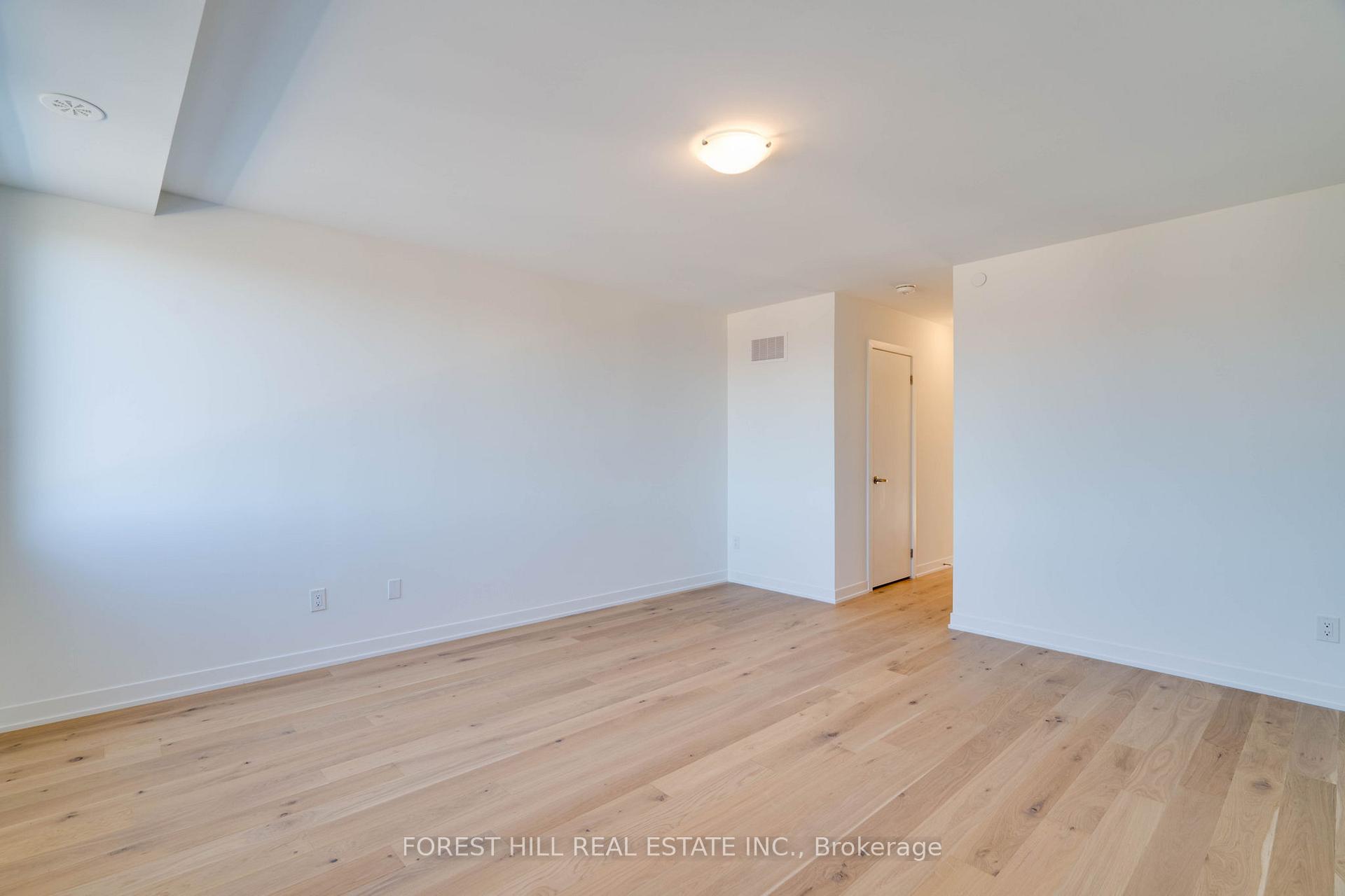 Photo 27 of 116 Green Gardens Boulevard, Toronto, Englemount-Lawrence — HOMEH