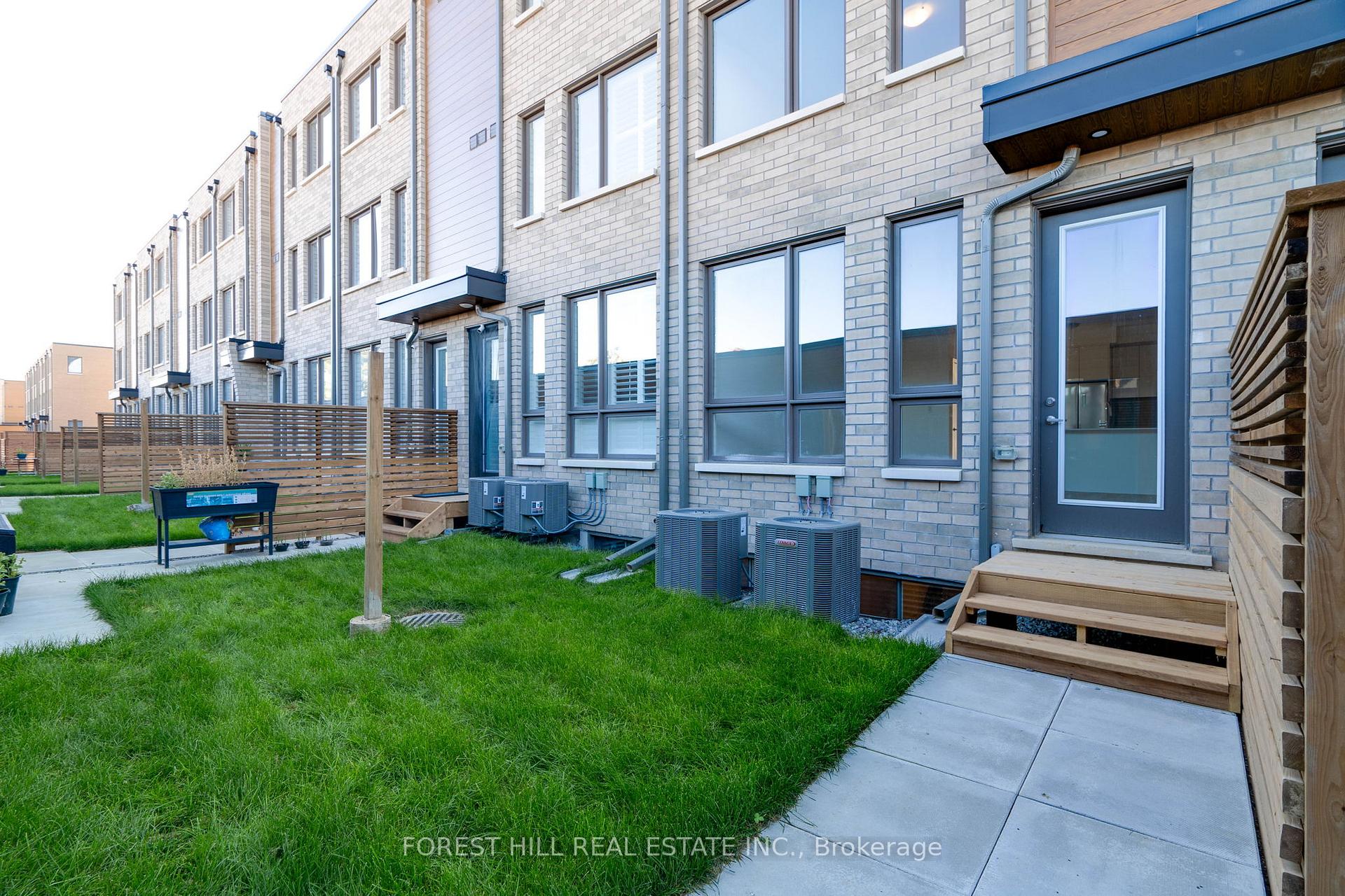 Photo 32 of 116 Green Gardens Boulevard, Toronto, Englemount-Lawrence — HOMEH