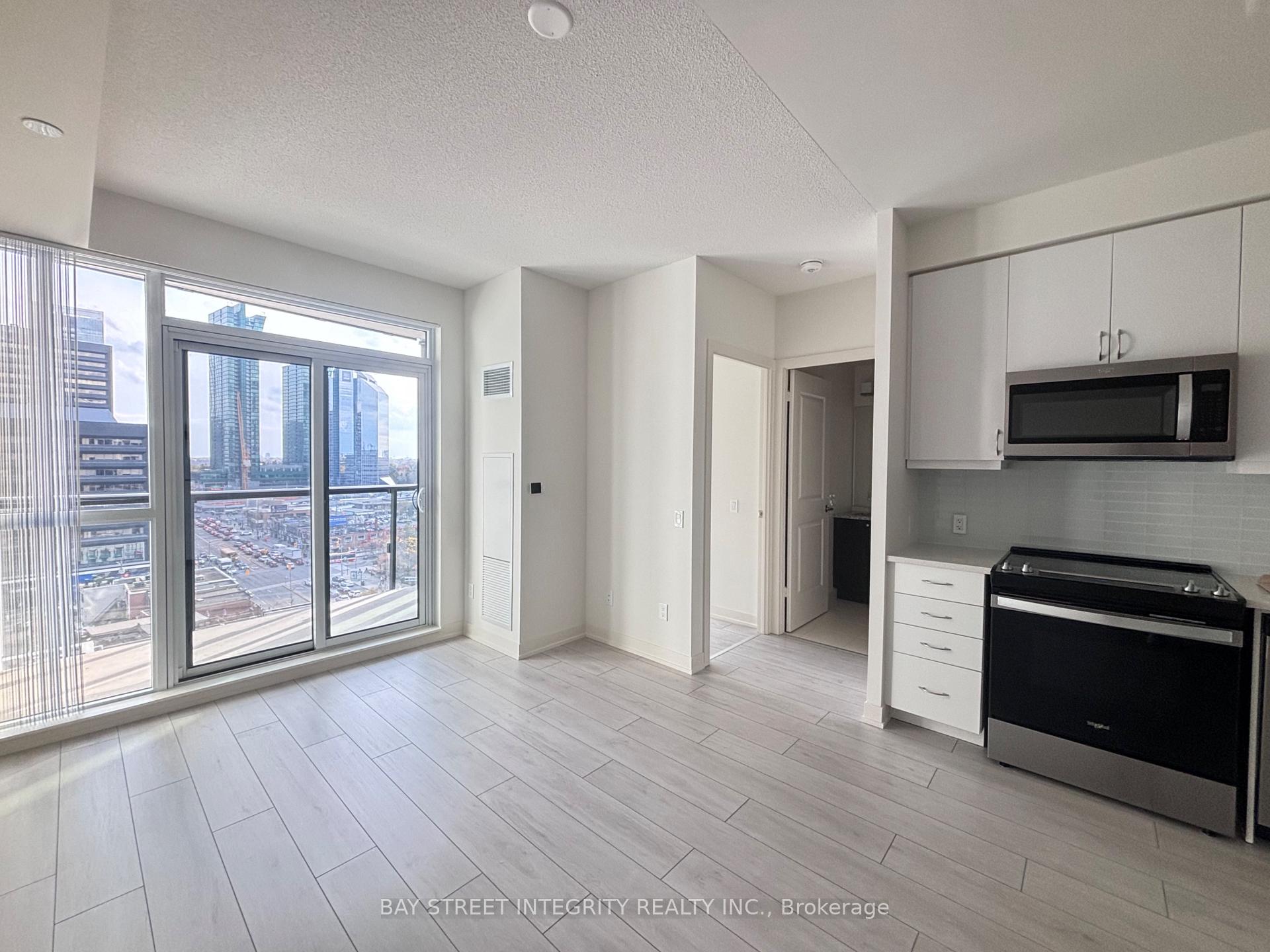 Photo 2 of Unit 907, 4955 Yonge Street, North York, Willowdale East — HOMEH