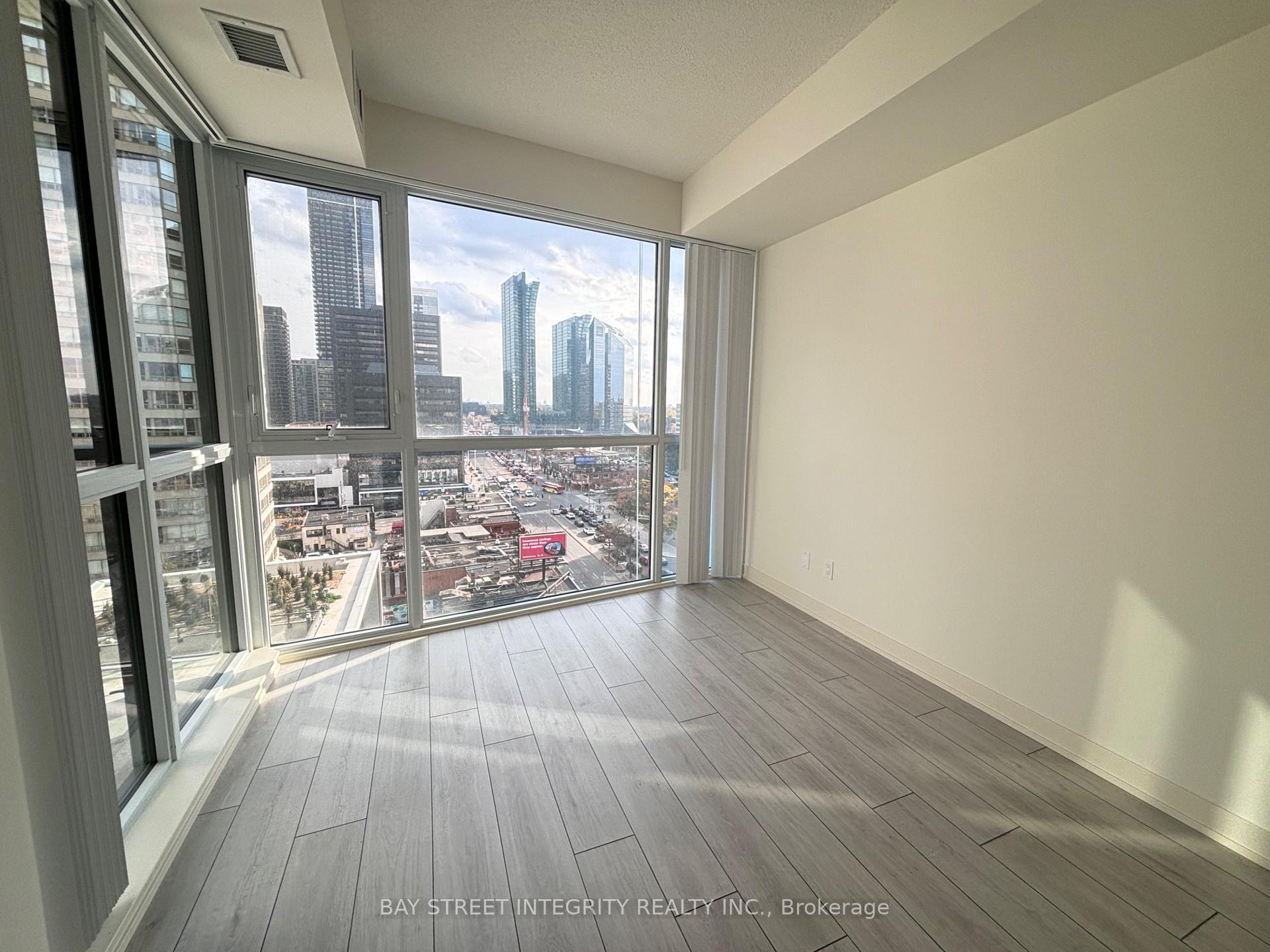 Photo 4 of Unit 907, 4955 Yonge Street, North York, Willowdale East — HOMEH