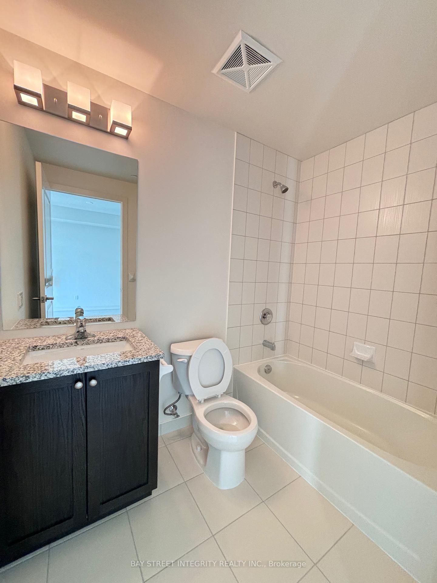 Photo 5 of Unit 907, 4955 Yonge Street, North York, Willowdale East — HOMEH