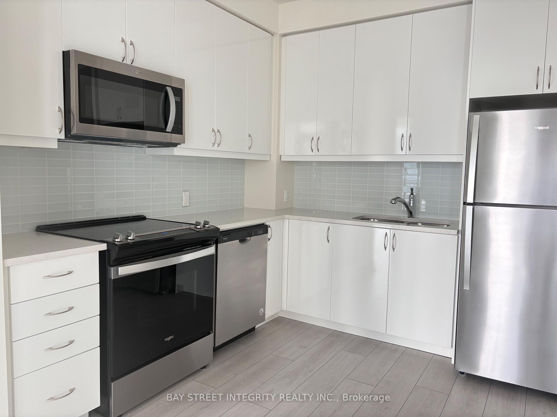 Photo 7 of Unit 907, 4955 Yonge Street, North York, Willowdale East — HOMEH