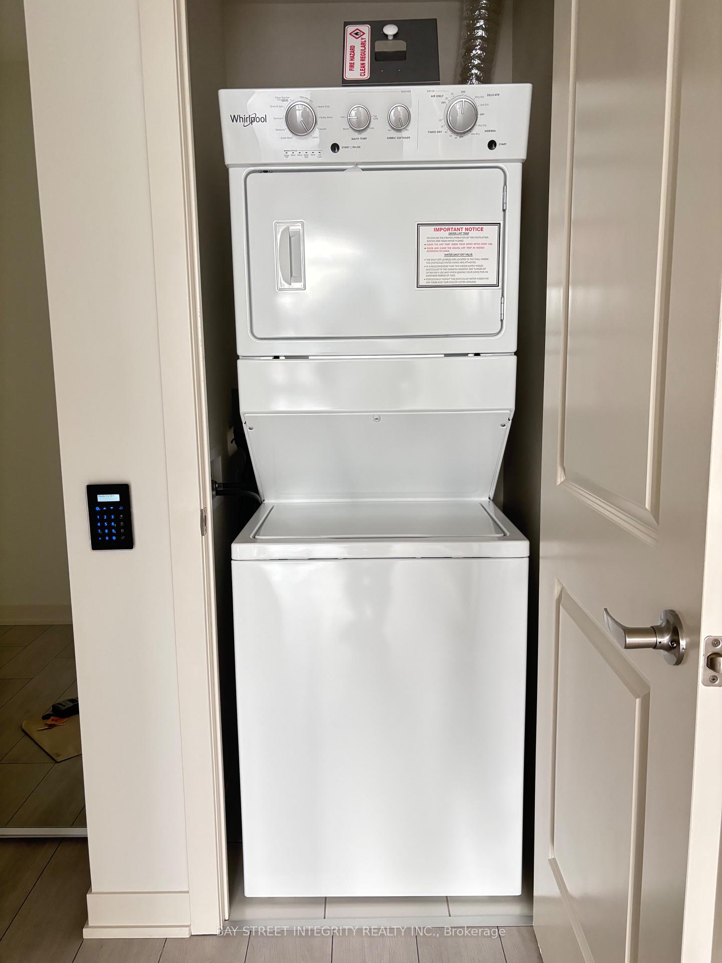 Photo 17 of Unit 907, 4955 Yonge Street, North York, Willowdale East — HOMEH