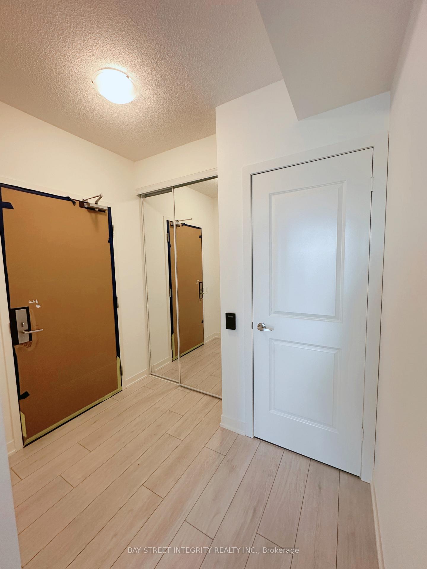 Photo 20 of Unit 907, 4955 Yonge Street, North York, Willowdale East — HOMEH