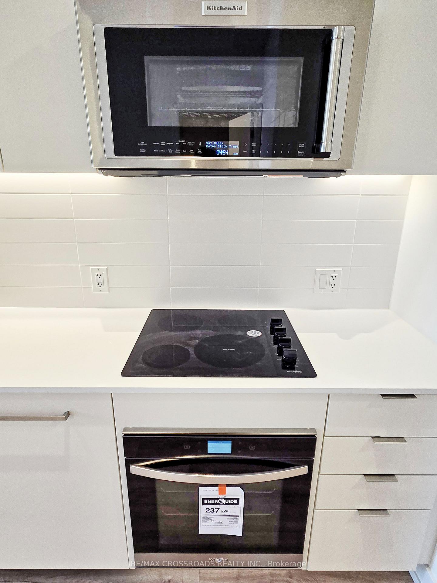Photo 4 of Unit 201, 181 Sheppard Avenue E, North York, Willowdale East — HOMEH