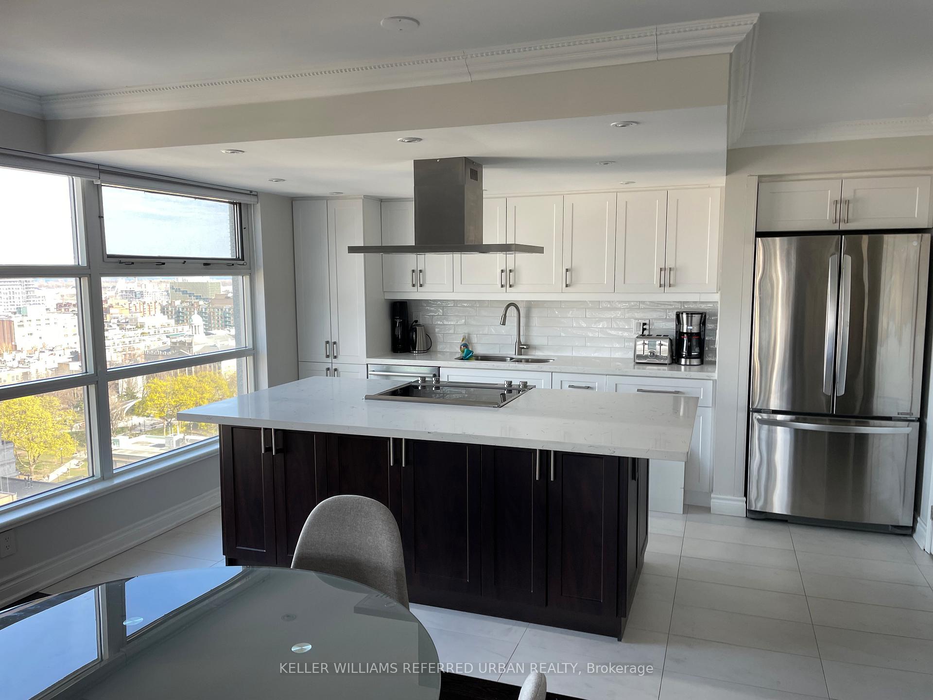 Front of Unit 2001, 50 Lombard Street