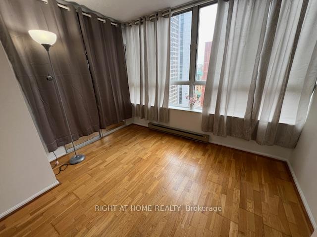 Photo 16 of Unit 1616, 711 Bay Street, Toronto, Bay Street Corridor — HOMEH