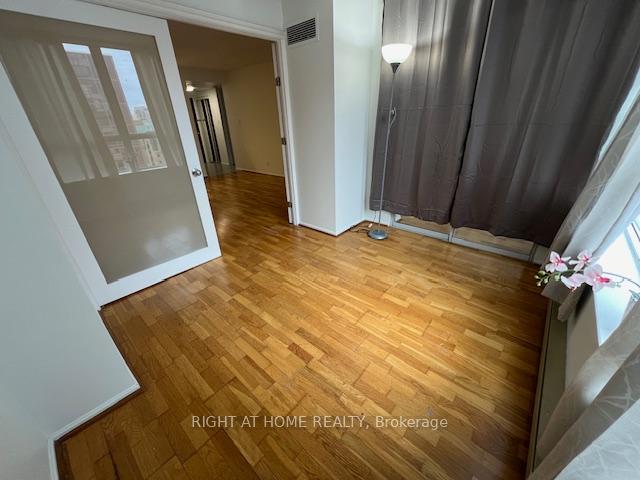 Photo 18 of Unit 1616, 711 Bay Street, Toronto, Bay Street Corridor — HOMEH
