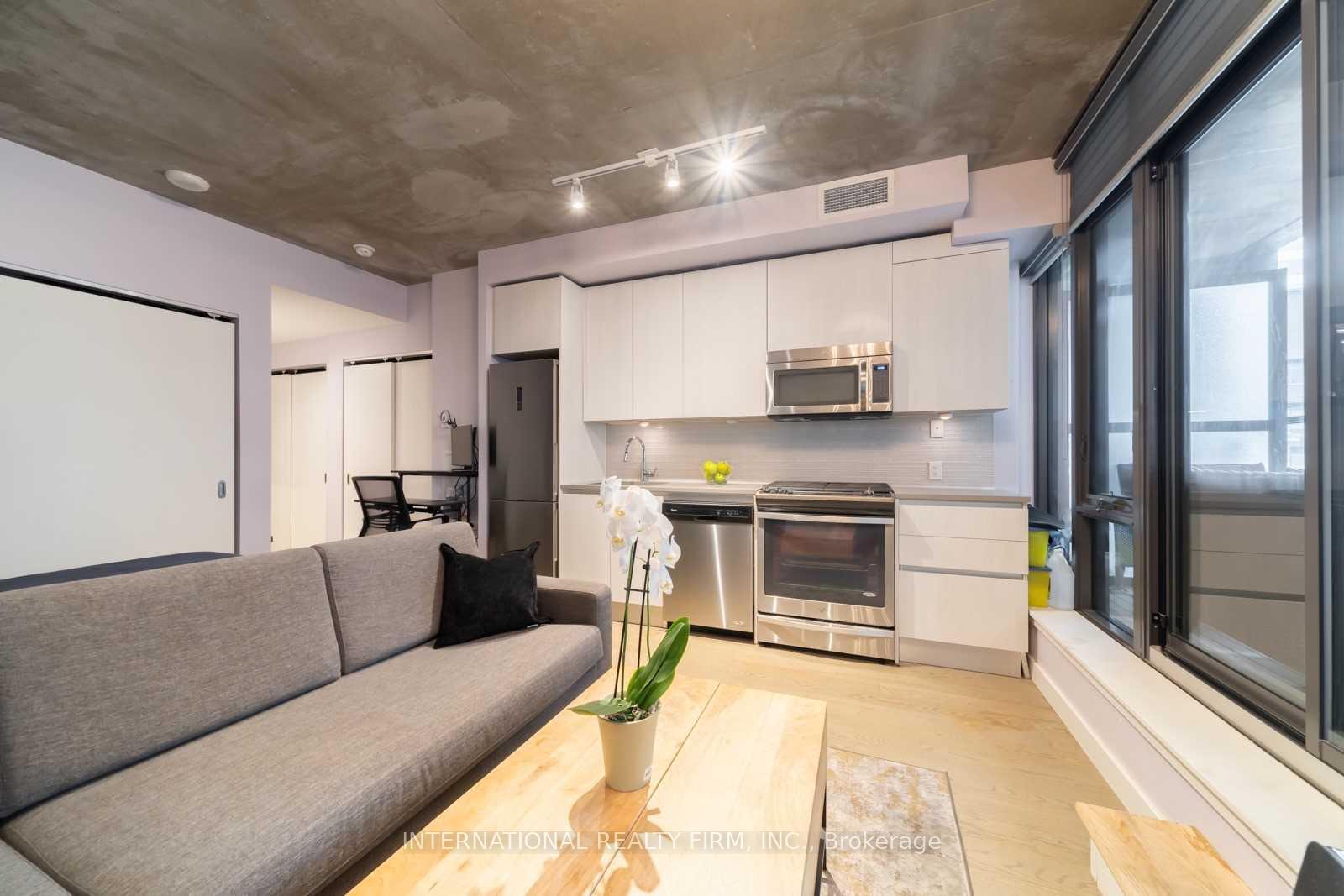 Photo 3 of Unit 315, 111 Bathurst Street, Toronto, Waterfront Communities — HOMEH