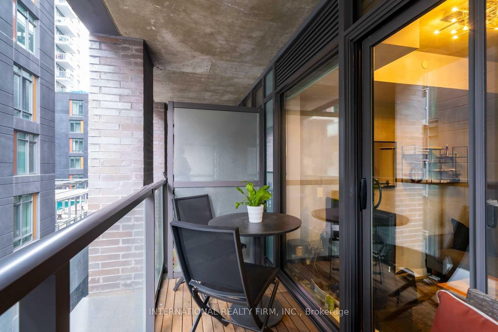 Photo 8 of Unit 315, 111 Bathurst Street, Toronto, Waterfront Communities — HOMEH