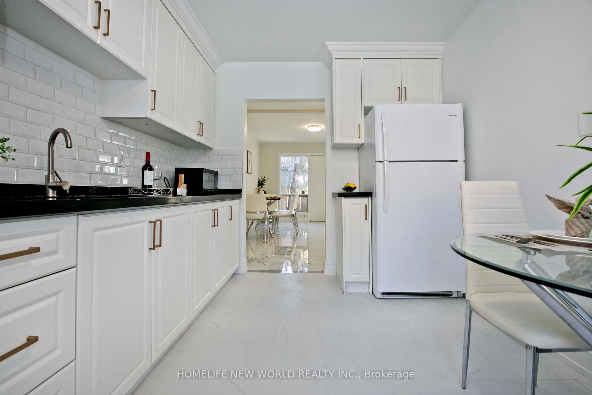 Photo 11 of Unit 313, 17 Liszt Gate, North York, Hillcrest Village — HOMEH