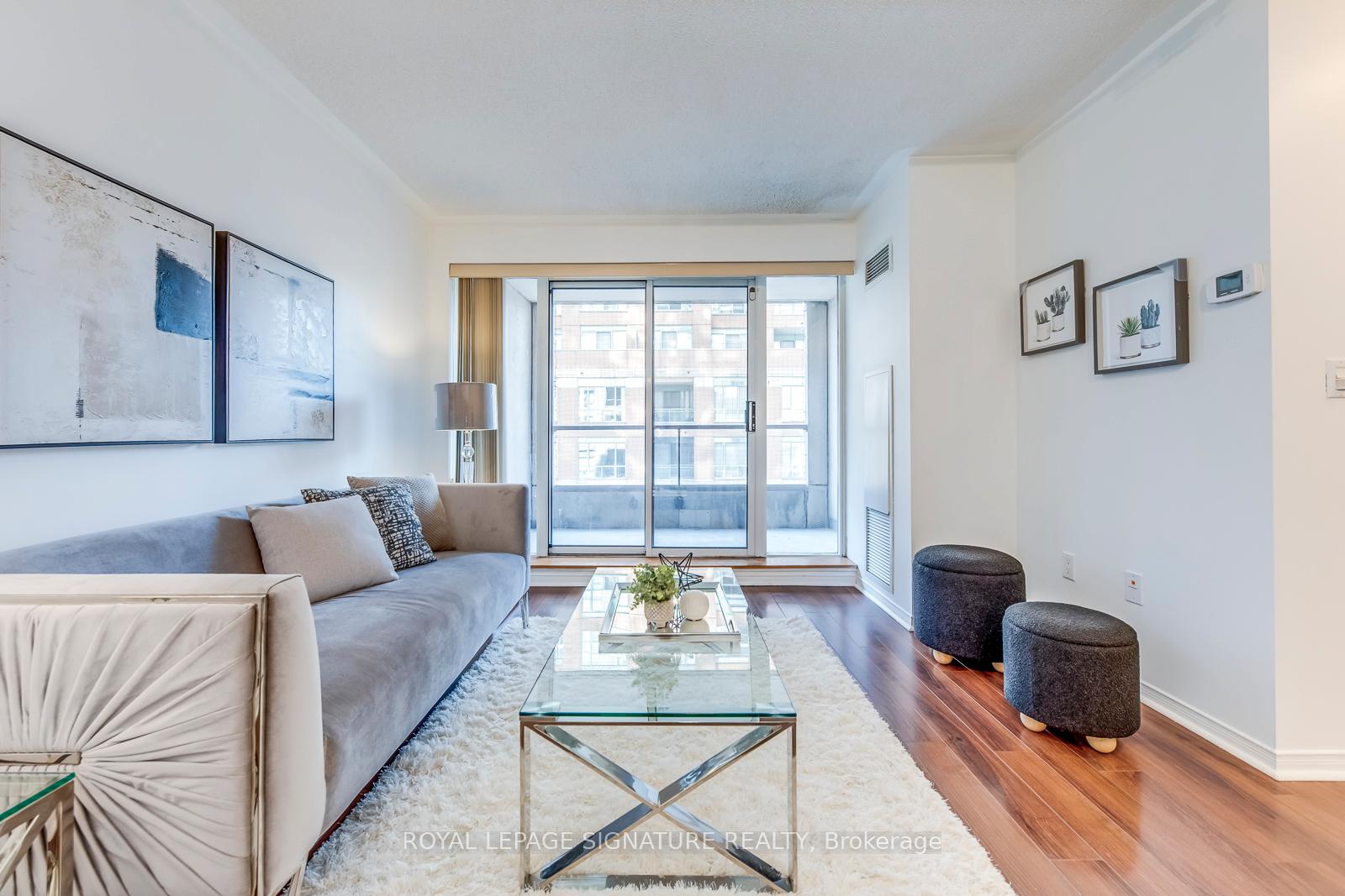 Photo 7 of Unit 805, 909 Bay Street, Toronto, Bay Street Corridor — HOMEH