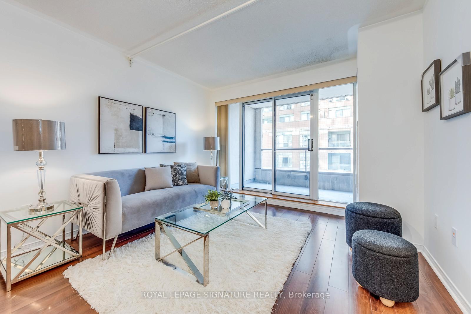Photo 8 of Unit 805, 909 Bay Street, Toronto, Bay Street Corridor — HOMEH