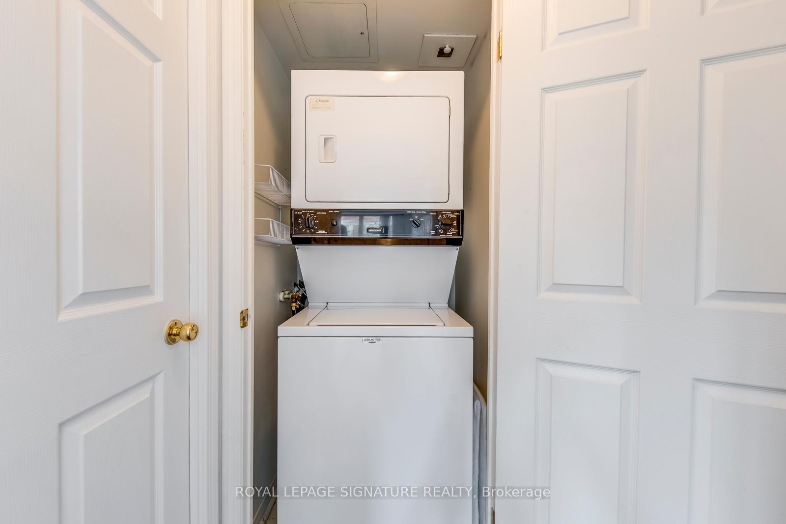 Photo 13 of Unit 805, 909 Bay Street, Toronto, Bay Street Corridor — HOMEH