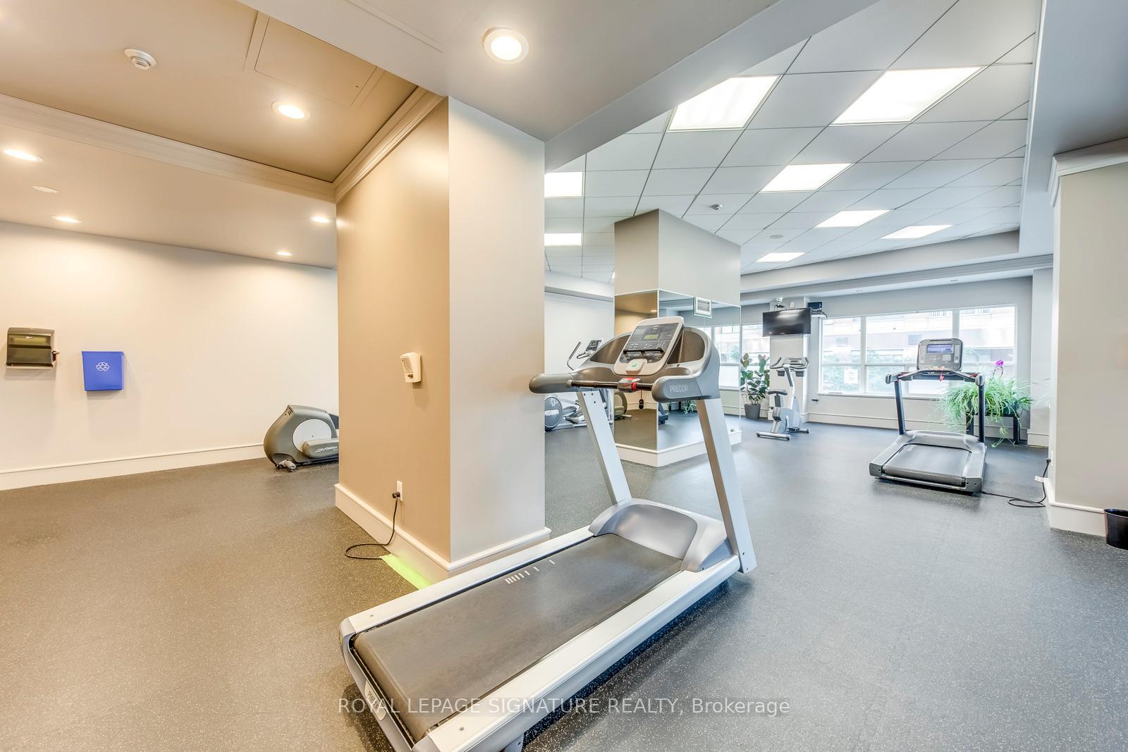 Photo 15 of Unit 805, 909 Bay Street, Toronto, Bay Street Corridor — HOMEH