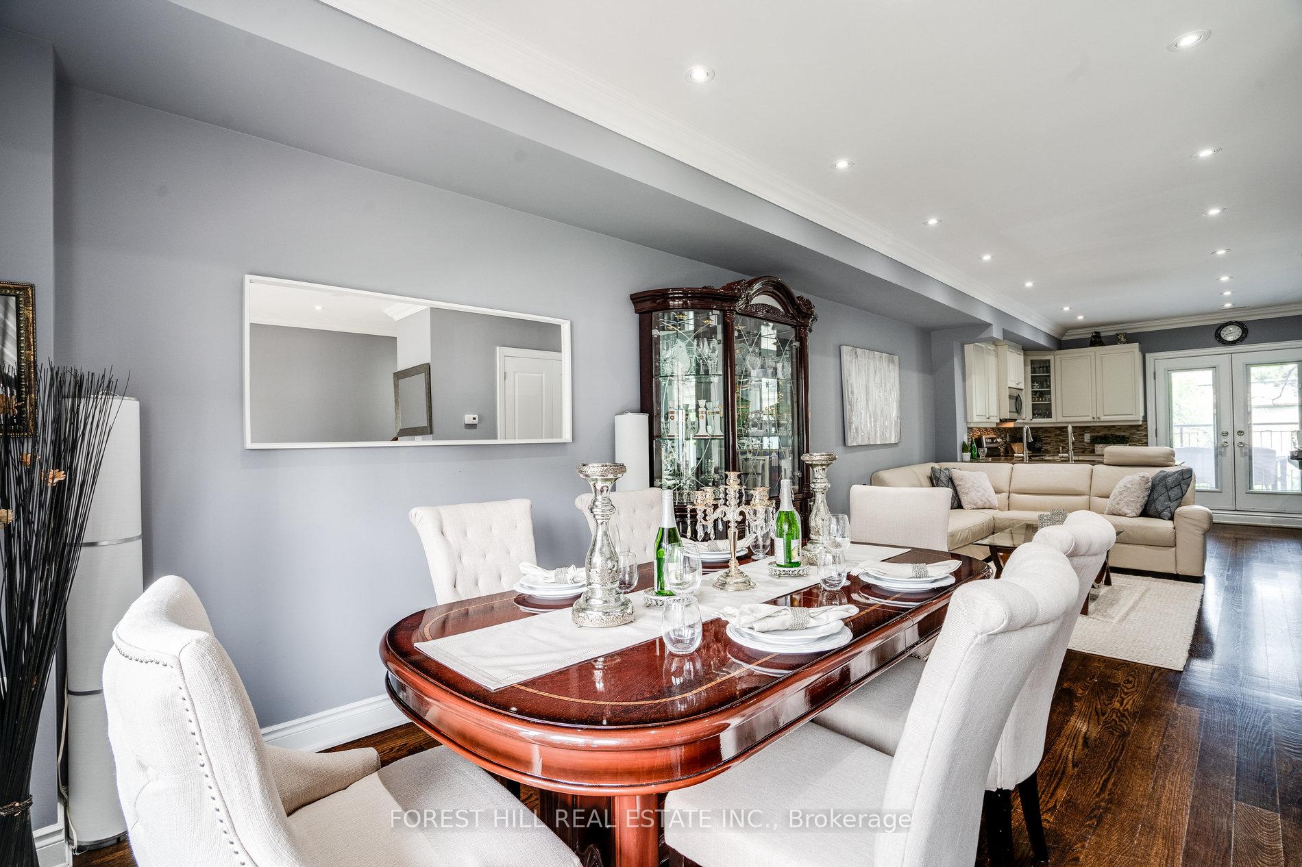Photo 5 of 17 Stadacona Drive, Toronto, Englemount-Lawrence — HOMEH