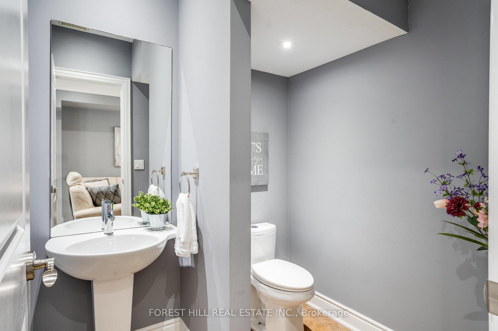 Photo 7 of 17 Stadacona Drive, Toronto, Englemount-Lawrence — HOMEH