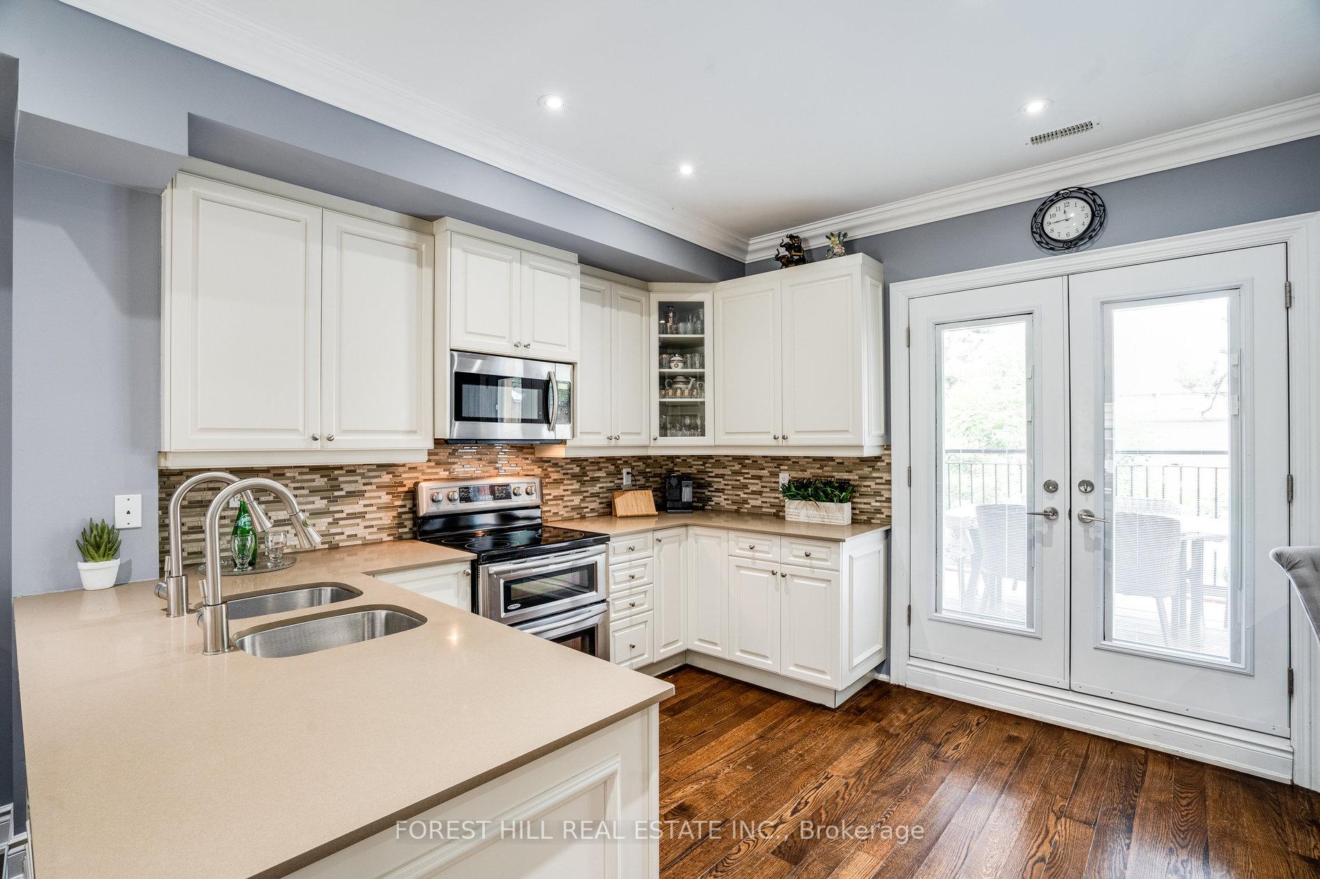 Photo 8 of 17 Stadacona Drive, Toronto, Englemount-Lawrence — HOMEH