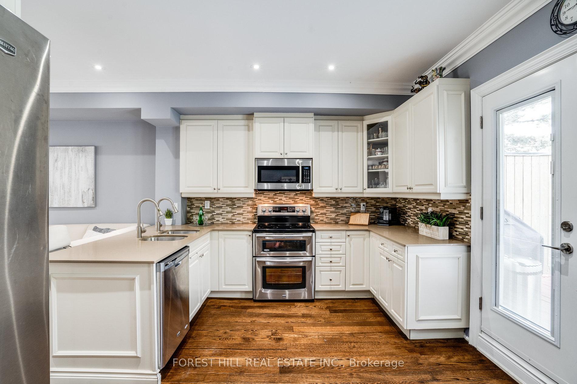 Photo 10 of 17 Stadacona Drive, Toronto, Englemount-Lawrence — HOMEH