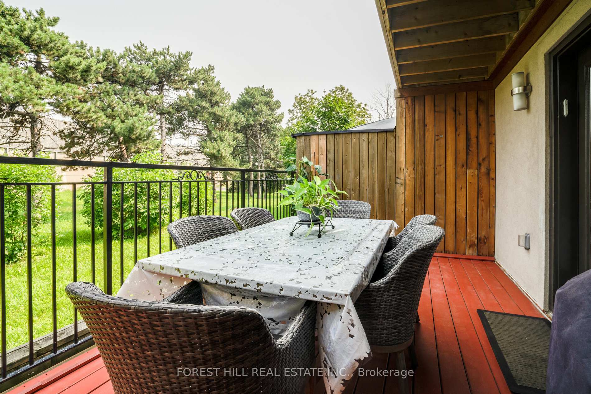 Photo 12 of 17 Stadacona Drive, Toronto, Englemount-Lawrence — HOMEH