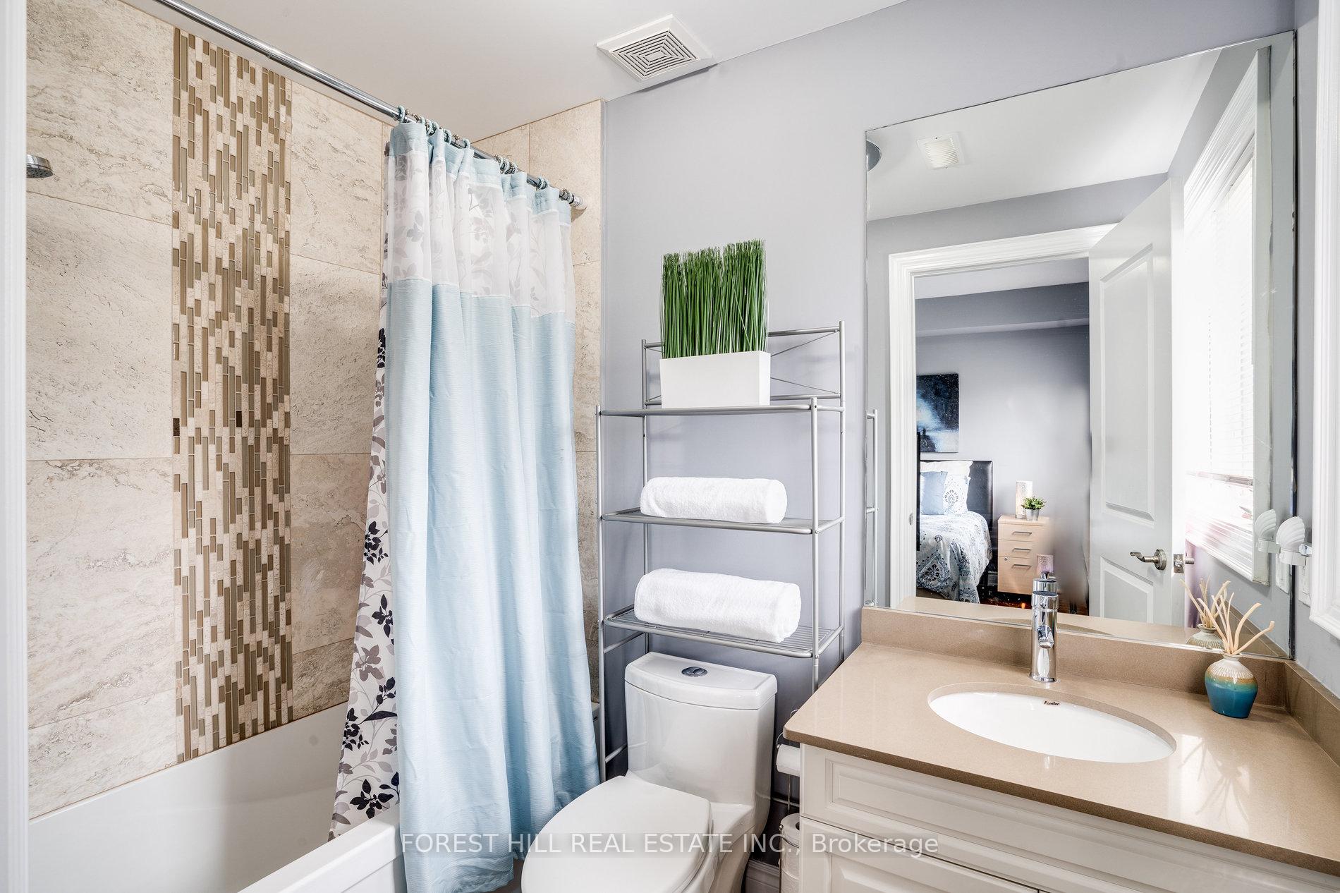 Photo 19 of 17 Stadacona Drive, Toronto, Englemount-Lawrence — HOMEH