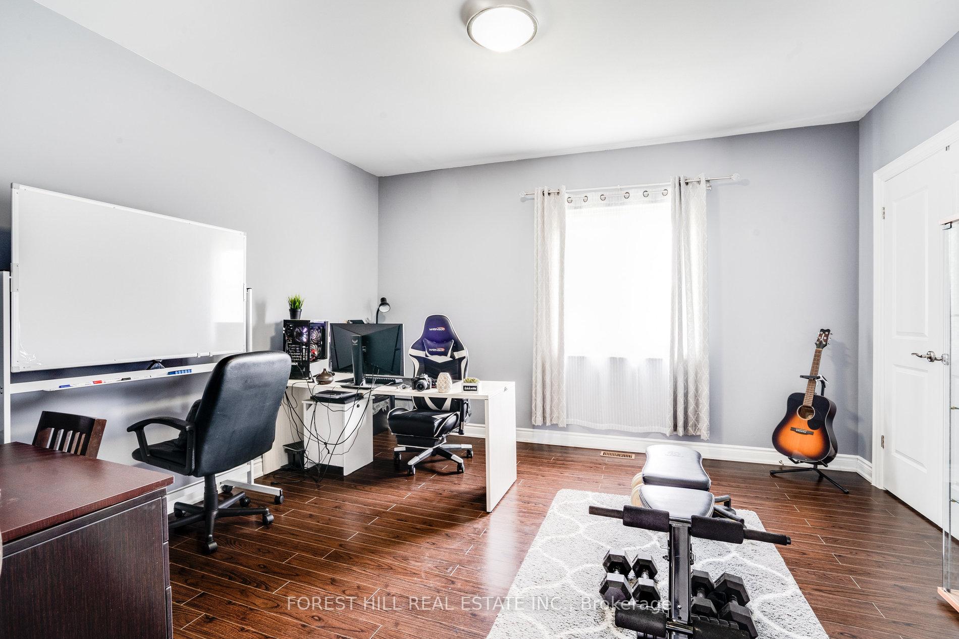 Photo 20 of 17 Stadacona Drive, Toronto, Englemount-Lawrence — HOMEH