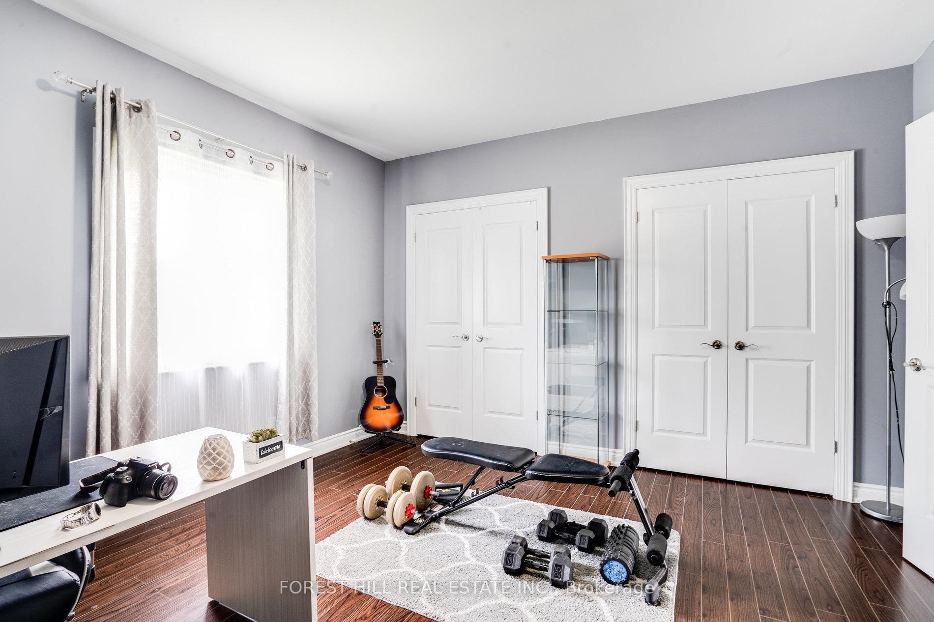 Photo 21 of 17 Stadacona Drive, Toronto, Englemount-Lawrence — HOMEH