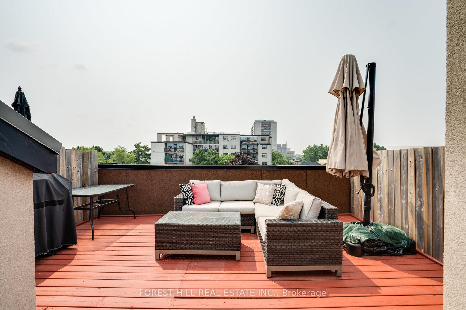 Photo 24 of 17 Stadacona Drive, Toronto, Englemount-Lawrence — HOMEH