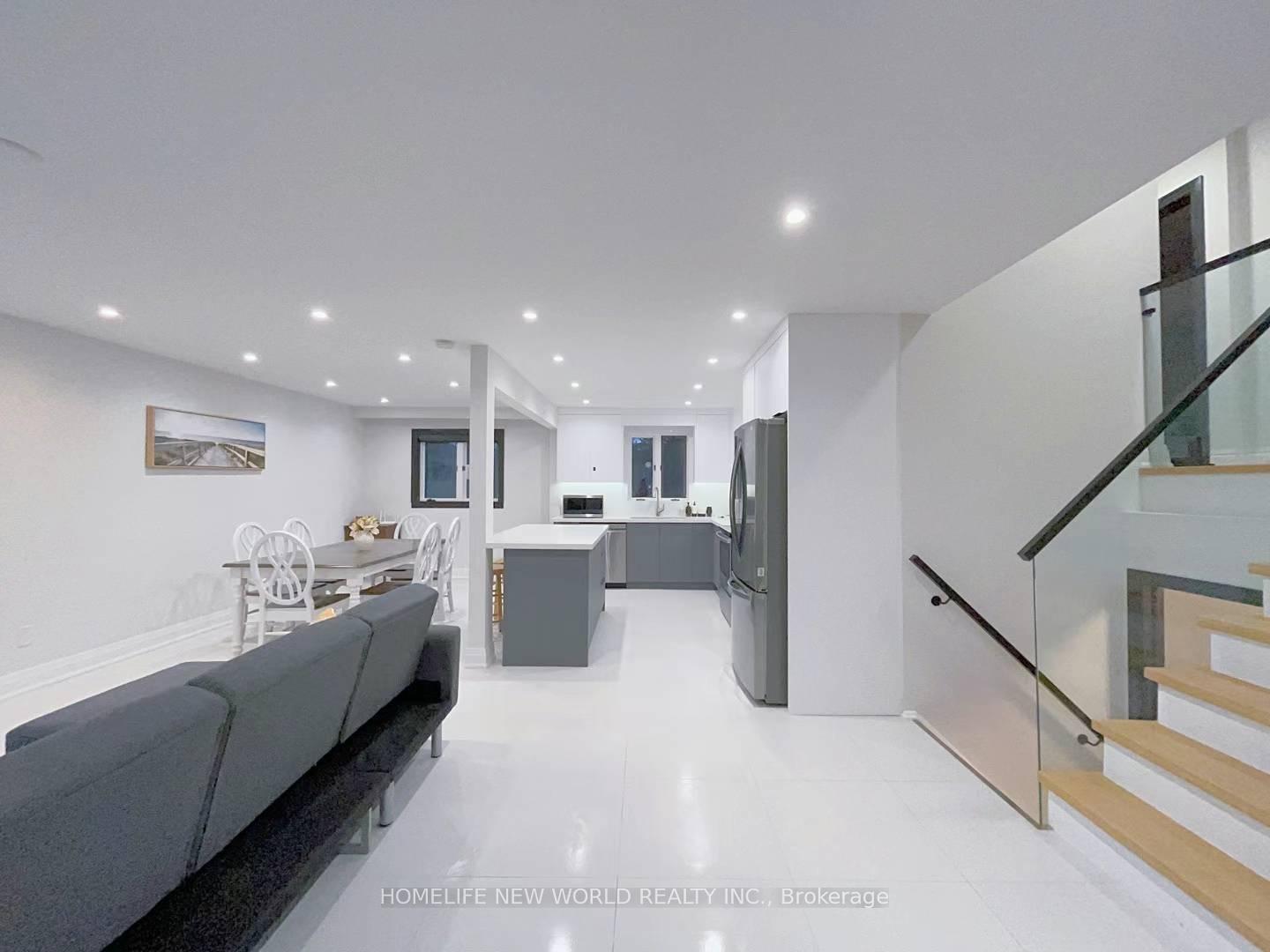 Photo 4 of 22 Malamute Crescent, Scarborough, Tam O'Shanter-Sullivan — HOMEH