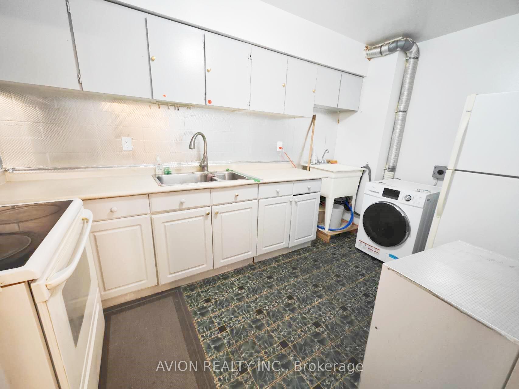 Photo 3 of Unit 1703, 100 Echo Point, Scarborough, L'Amoreaux — HOMEH