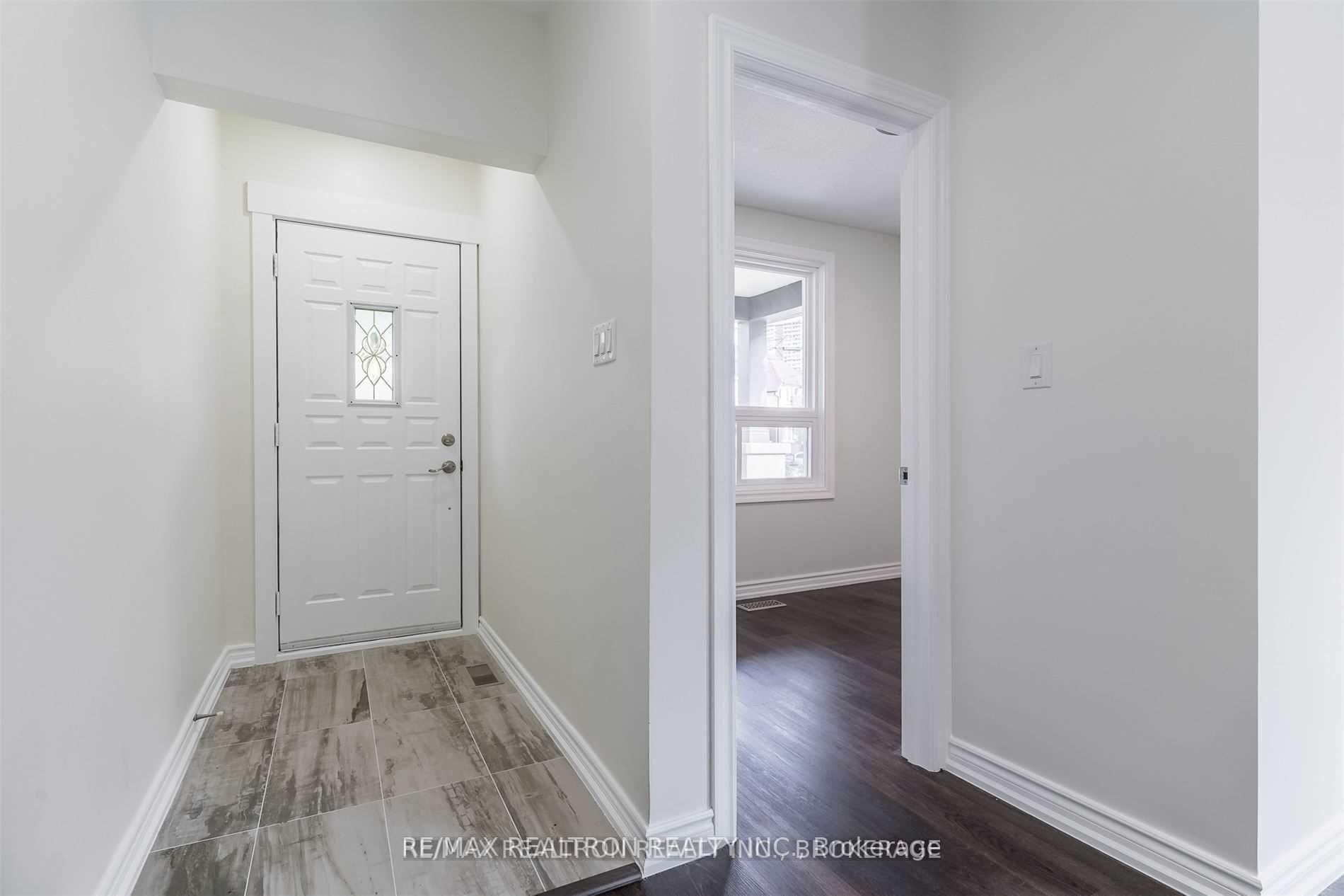Photo 5 of 39 Goodwood Park Crescent, Toronto, Crescent Town — HOMEH