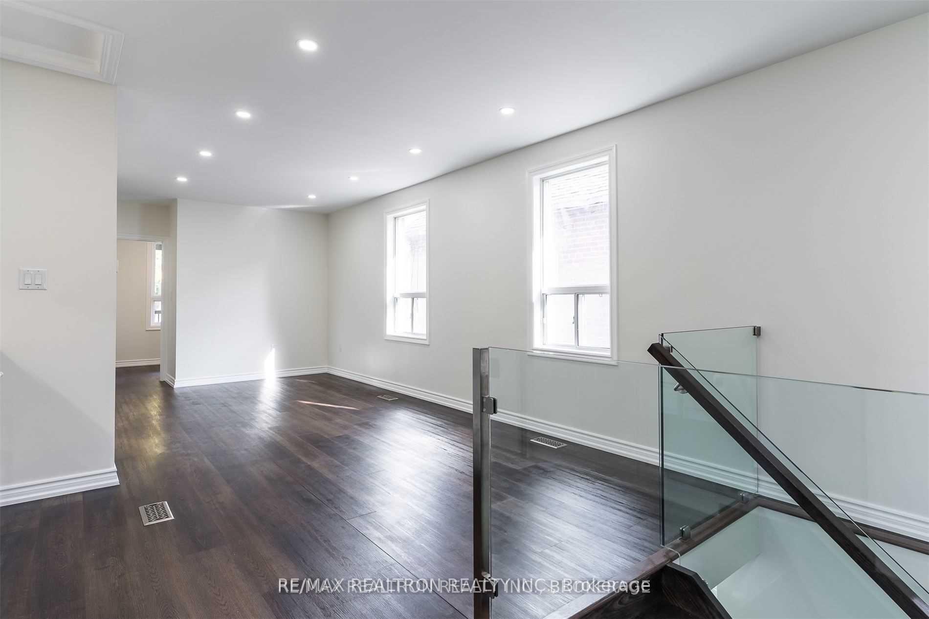 Photo 7 of 39 Goodwood Park Crescent, Toronto, Crescent Town — HOMEH
