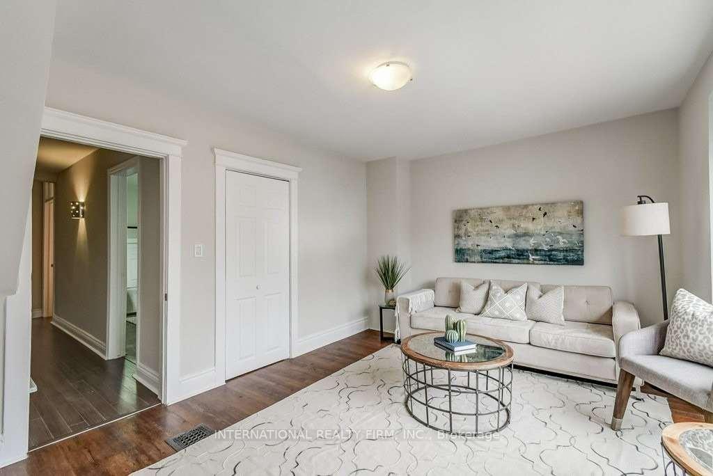 Photo 3 of 1533 Queen Street E, Toronto, Greenwood-Coxwell — HOMEH