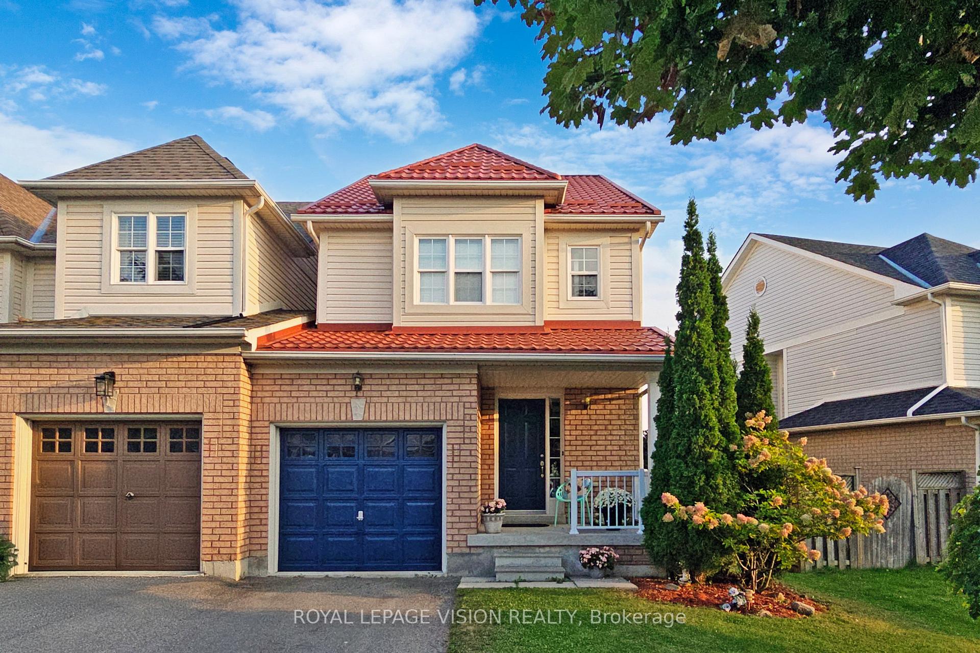 Photo 1 of 180 Kirkland Place, Whitby, Williamsburg — HOMEH