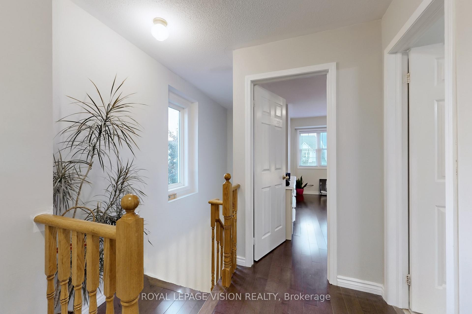 Photo 12 of 180 Kirkland Place, Whitby, Williamsburg — HOMEH