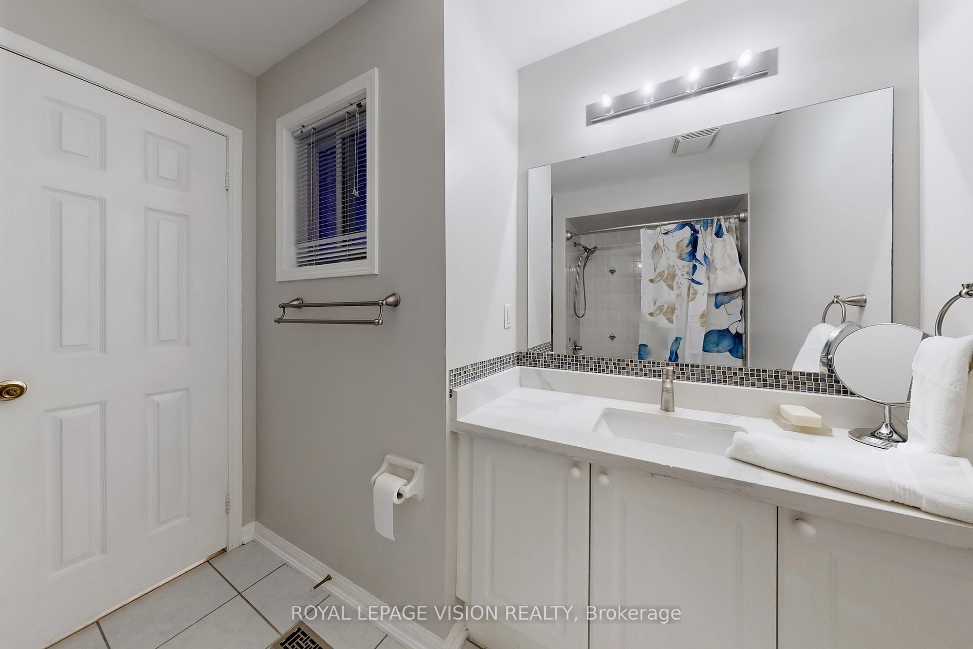 Photo 22 of 180 Kirkland Place, Whitby, Williamsburg — HOMEH