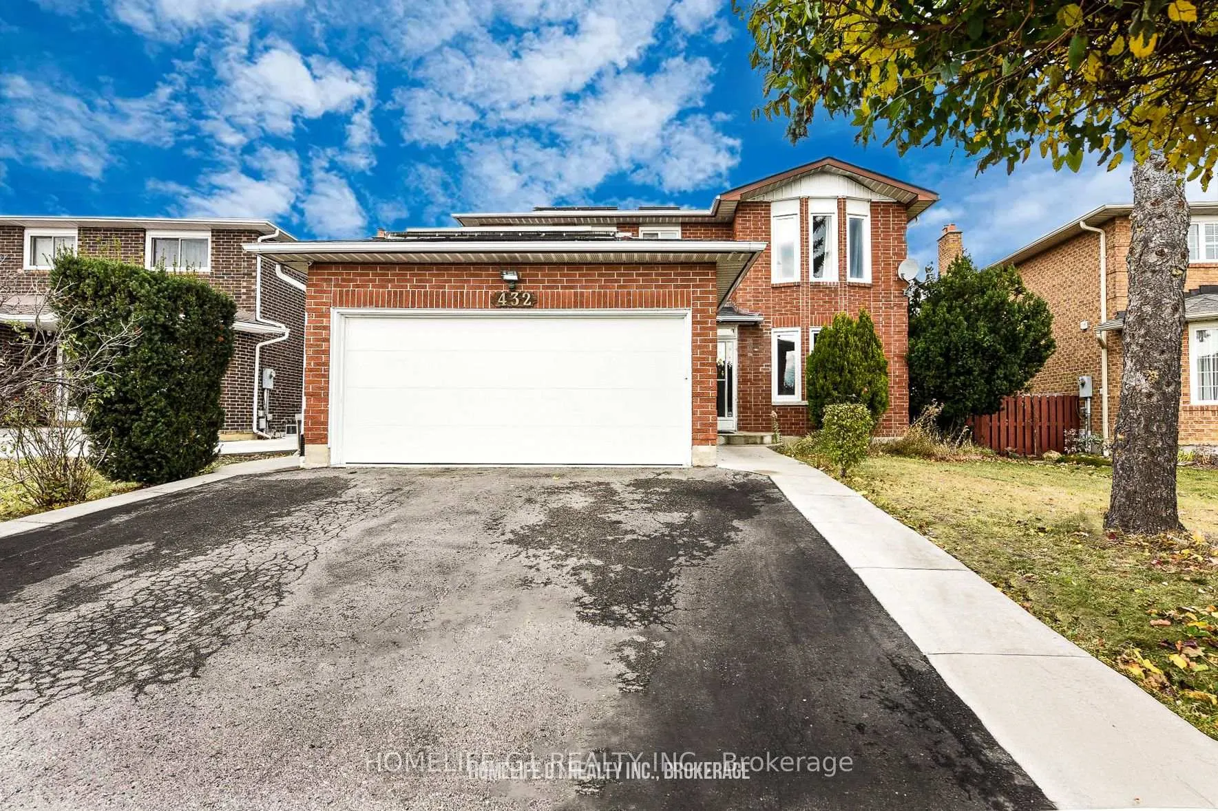 Front of 432 Rutherford Road N