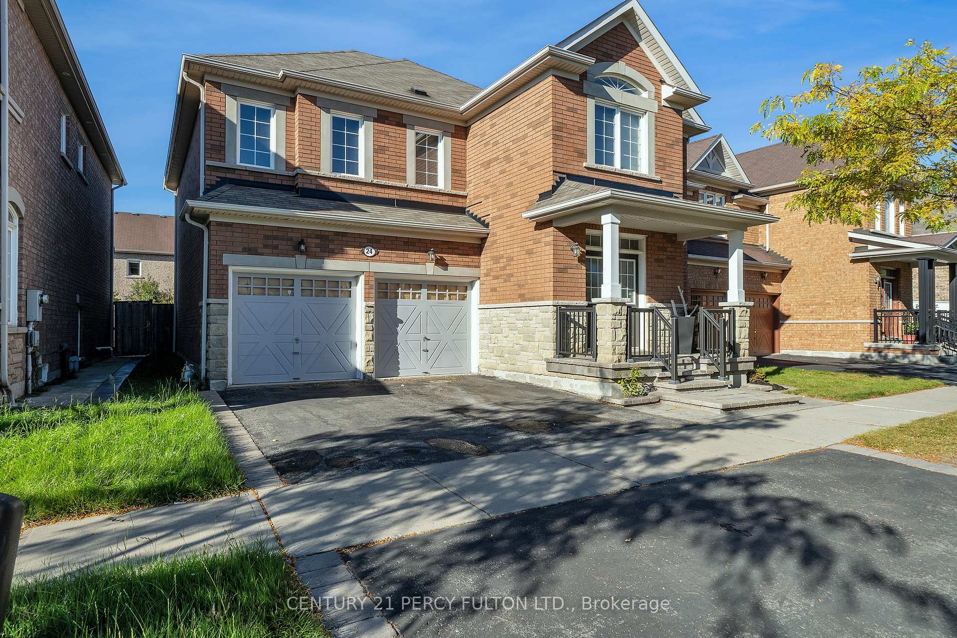 Photo 3 of 24 Cragg Crescent, Ajax, Northwest Ajax — HOMEH