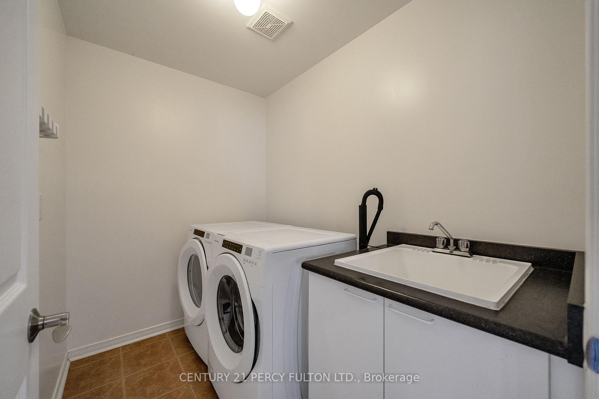 Photo 17 of 24 Cragg Crescent, Ajax, Northwest Ajax — HOMEH