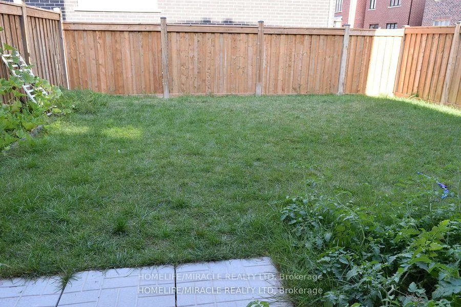 Photo 11 of 411 Edenbrook Hill Drive, Brampton, Brampton West — HOMEH